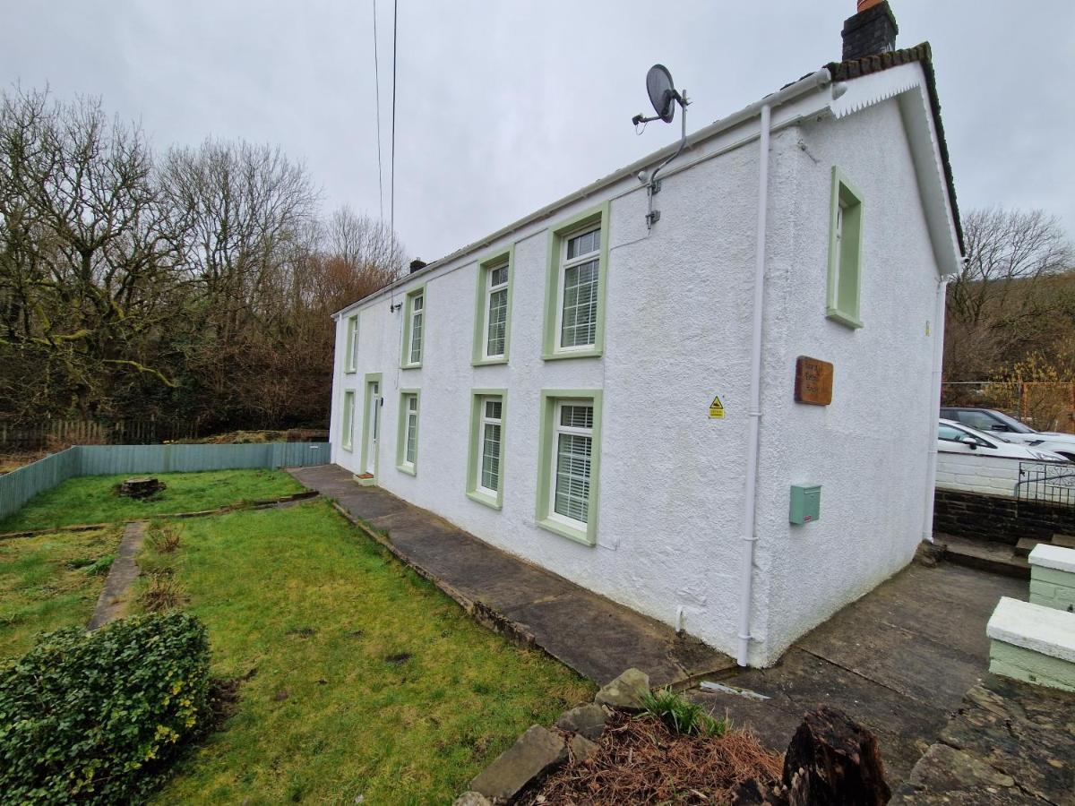 Lewis Gethin House, Newly Renovated Cottage Sleeps 9, Close To Bike Park Wales 머티르티드필 외부 사진